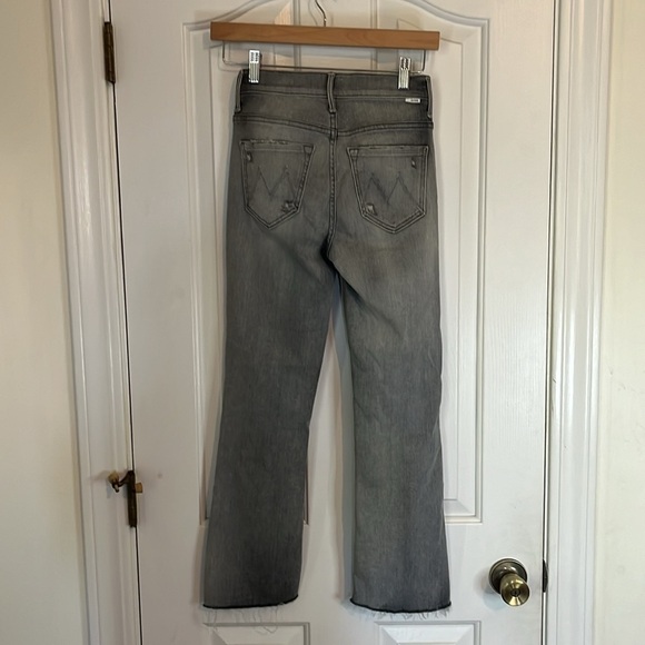 Mother Denim | Insider Crop Step Fray Best Left in the Shadows Sz 24/2 Gray Wash - Picture 8 of 14